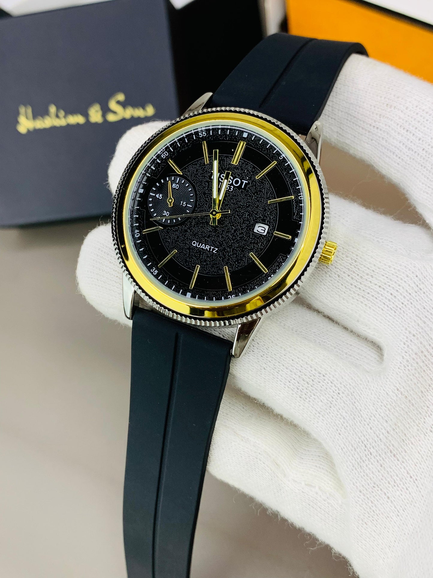 Magnetic Strap Watch With Date (Black)
