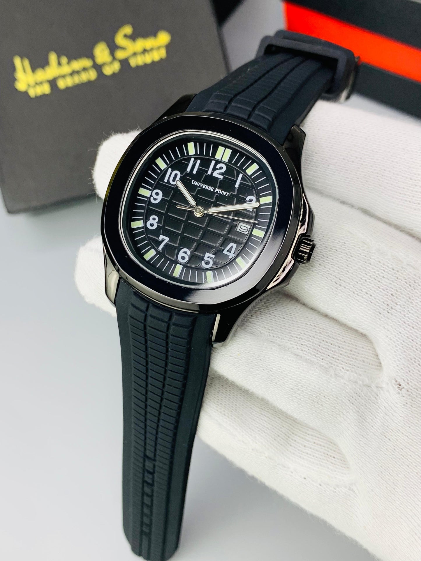 UN Ultra Straps Watch ( Black )