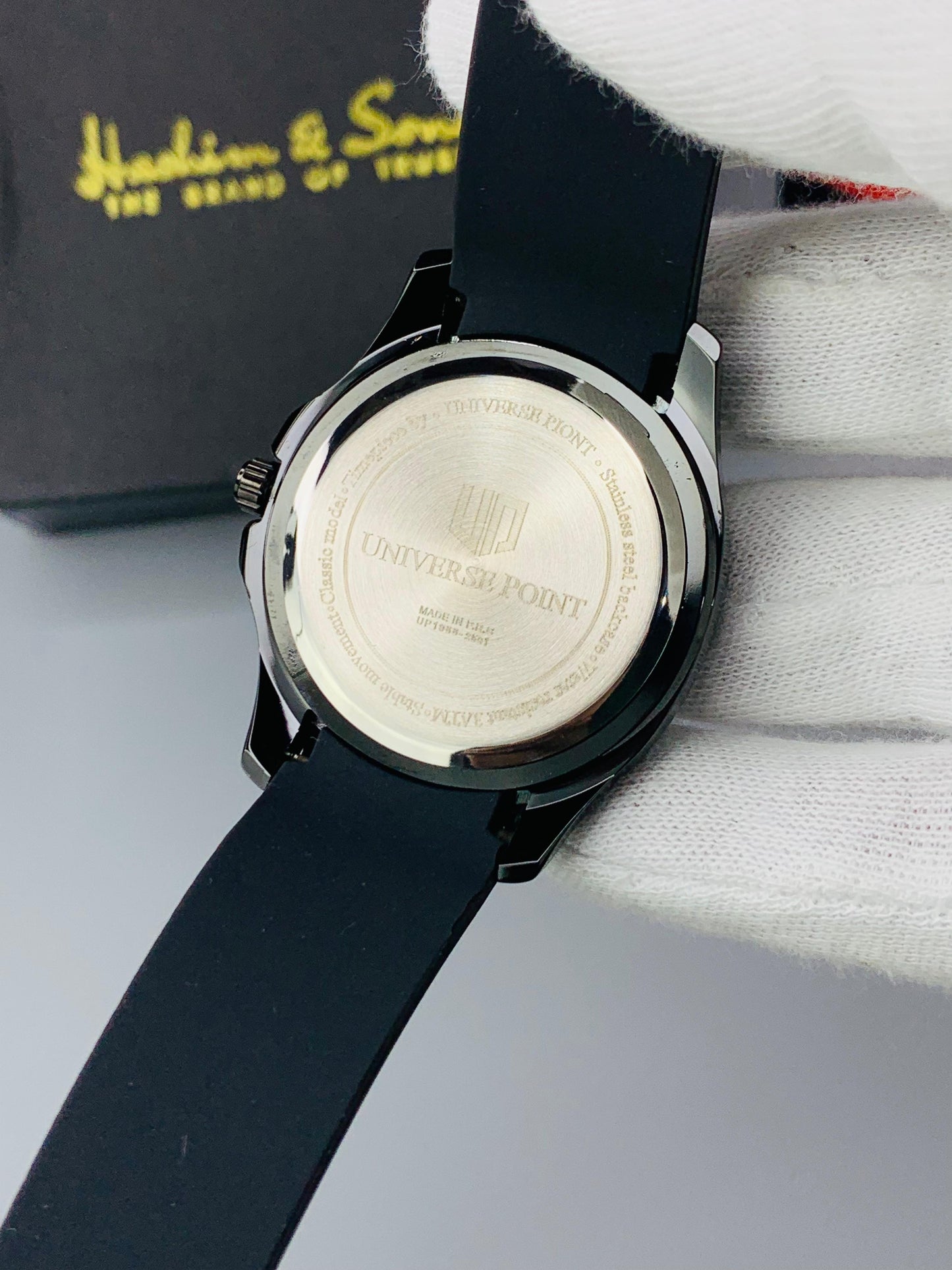 UN Ultra Straps Watch ( Silver Black )