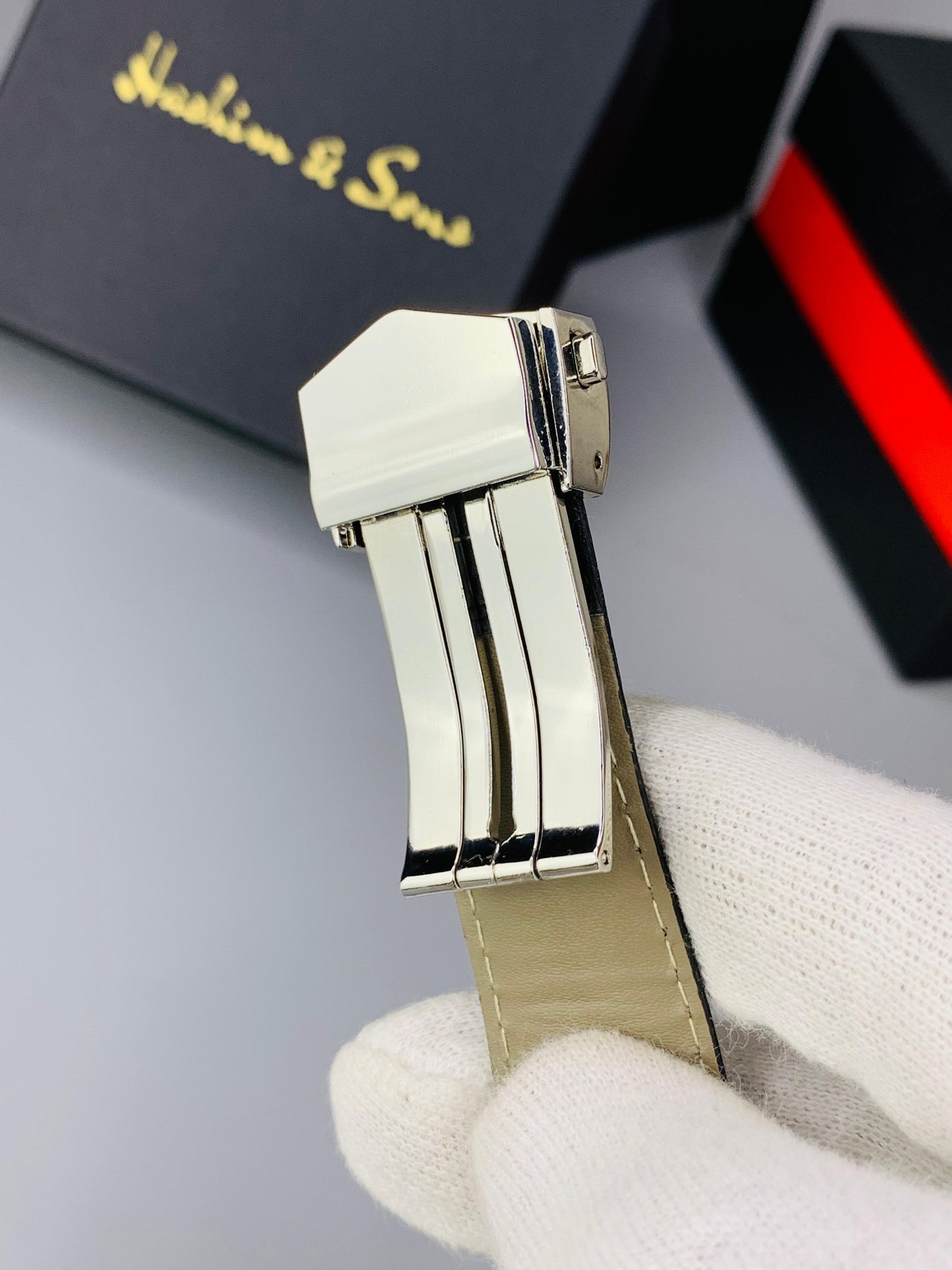 Tag Strap Black Quartz Movement Day-Date