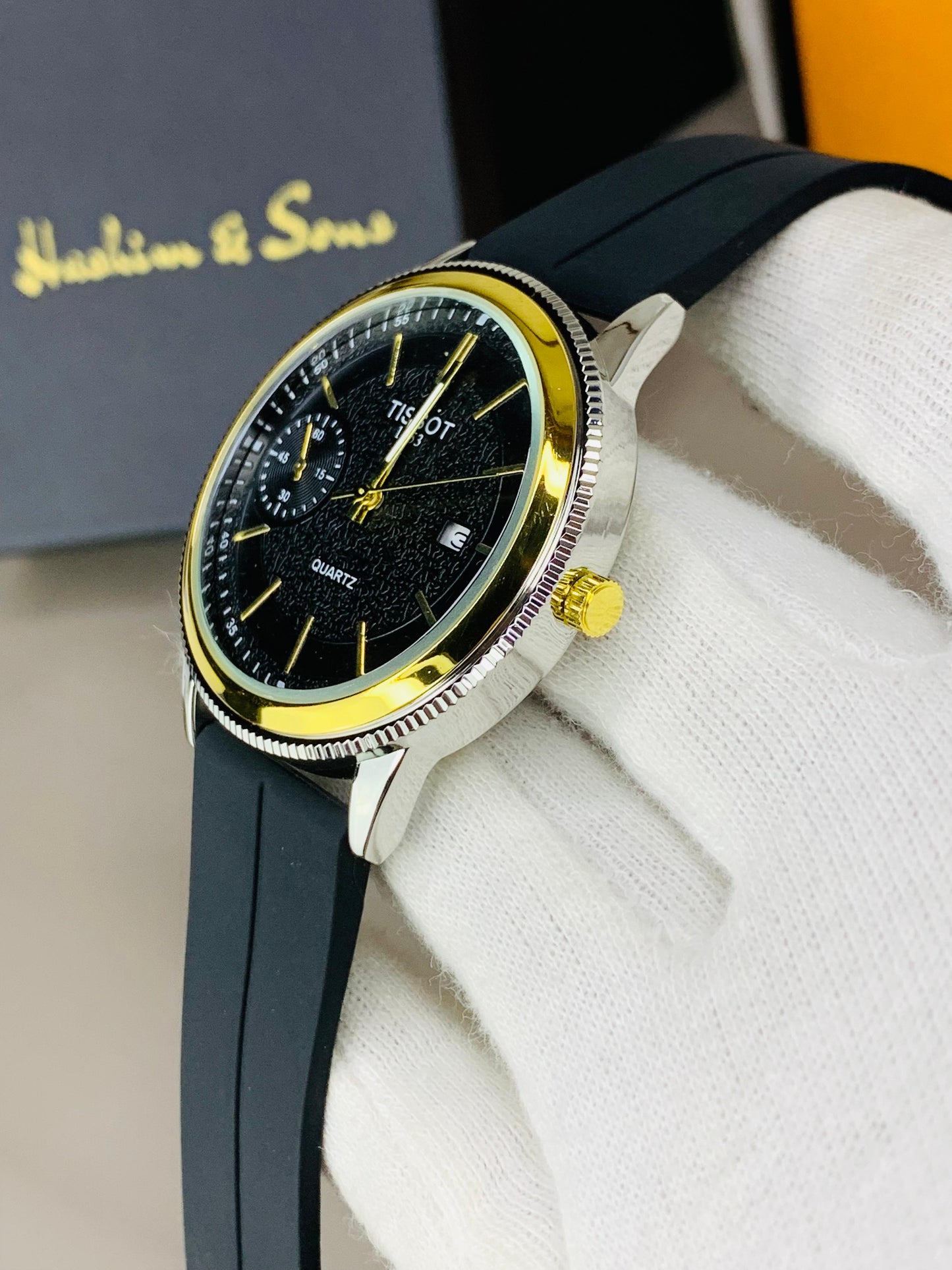Magnetic Strap Watch With Date (Black)